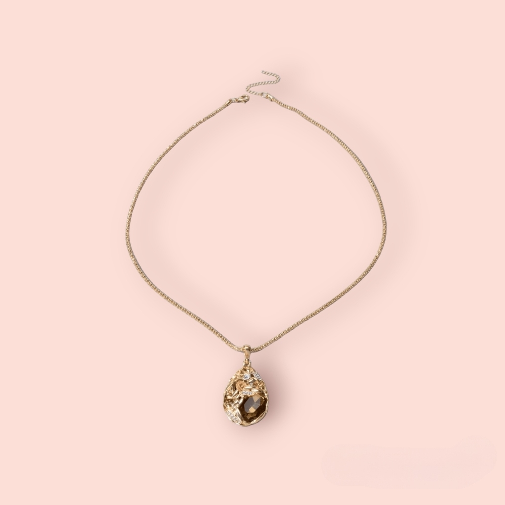 Large pendant necklace